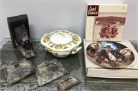 Group of vintage items
