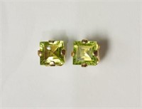 10kt Yellow Gold Peridot Stud Earrings