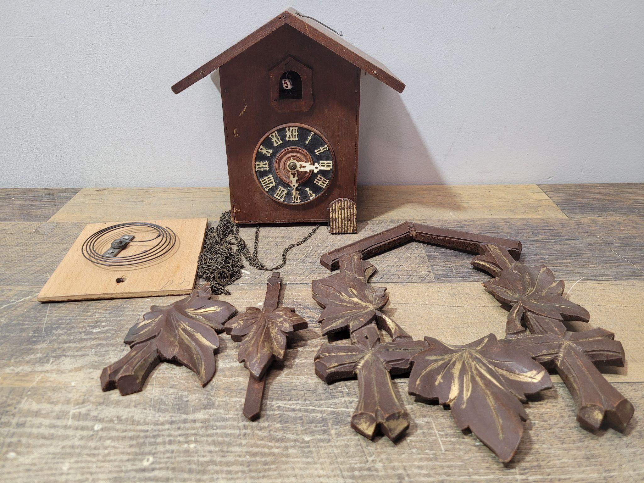 Cuckoo Clock  (needs repair)