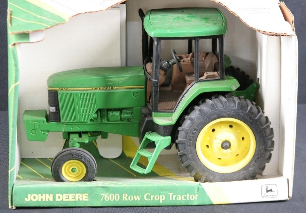 7600 John Deere Row Crop Tractor