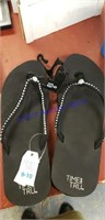 Time and tru flip flops size 9-10