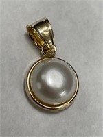 14 kt Gold Pearl Pendant