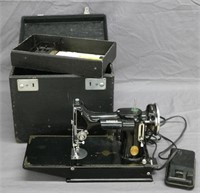 Singer 221-1 Featherweight Sewing Machine