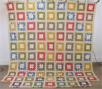 Yoyo Quilt for 4 Poster Bed