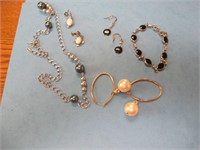 Jewelry Lot - Nice Matching Earrings & Bracelet