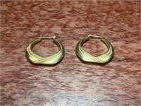 Pair of Gorgeous 14k Yellow Gold Earrings