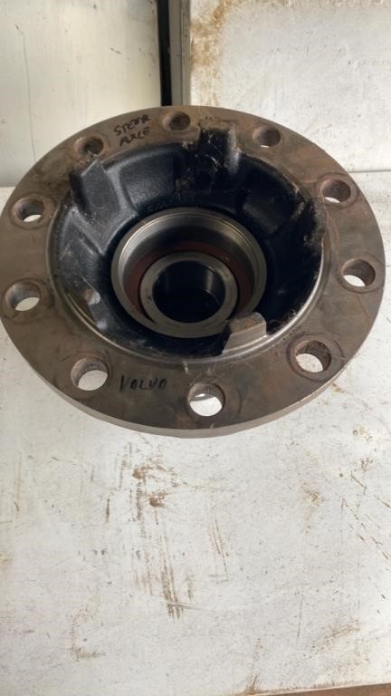 Volvo steer axle hub