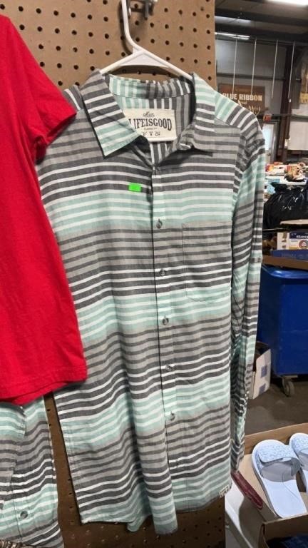 Men’s long sleeve button up size small