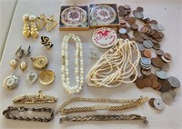 F - MIXED LOT OF COSTUME JEWELRY, COINS & COASTERS