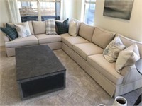 SECTIONAL W/ PILLOWS & THROW
