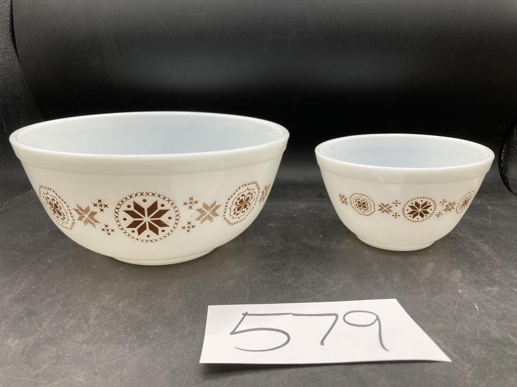 Vintage Pyrex Town and Country 401, 403 Bowls