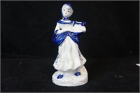 Blue and White Lady Playing a Lyre