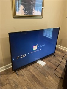 LG 55" Flat Screen LED TV W/ Remote