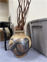 Decorative Vase w/Décor