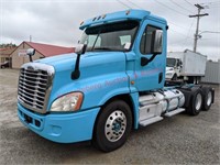 2015 Freightliner CA125 Daycab