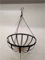 Metal hanging basket planter
