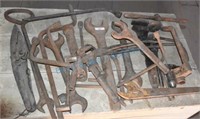 Grouping tool antique/ wrenches