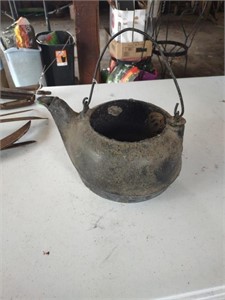 Cast metal tea kettle, no lid