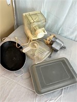 Pasta Maker And 2 Pans.