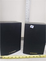 2 Pioneer speakers, no cords, not tested