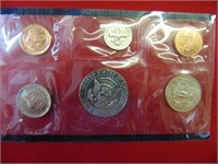 (1) 3 envelopes of 1987 US UNC Coin Set