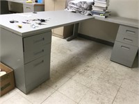 Large L shaped desk 2 file cabinets
