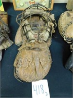 3 Catchers Gloves & Mask