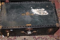 Trunk w/ assorted linen, lace, embroider, etc