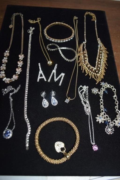 Nice Assortment Of Rhinestone Jewelry