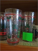 SET OF 8 SMALL HOLLY LEAF GLASSES