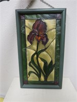 GREEN FRAMED STAINED GLASS LILY PICTURE W/ CHAIN