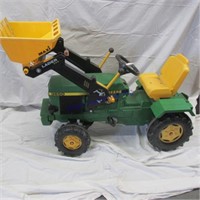 John Deere 3650 WF pedal tractor w/loader
