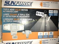 SUNFORCE $59 RETAIL TRIPLE HEAD SOLAR LIGHT