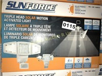 SUNFORCE $59 RETAIL TRIPLE HEAD SOLAR LIGHT