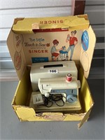 Singer "Little Touch and Sew" U233