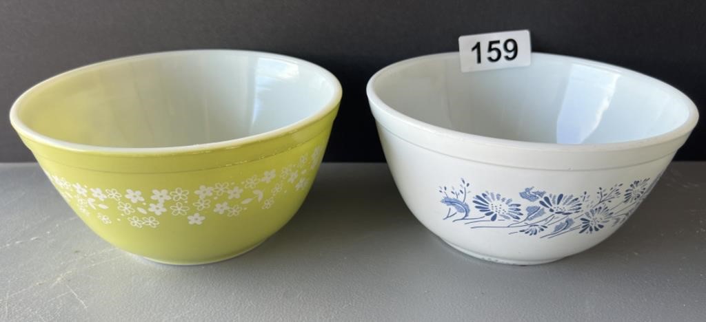 Pyrex Colonial Mist & Crazy Daisy Bowls U233