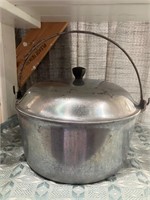 Vintage Majestic Cookware 6 Qt. Aluminum Dutch Ove
