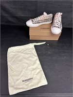 Burberry Sz 41 Lot Top Sneakers