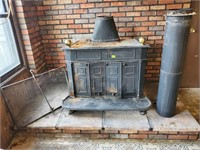 Wood burning stove
Buyer is responsible for