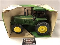 1/16 Ertl John Deere MFWD Row Crop