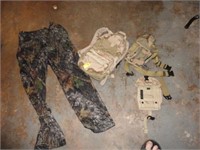 CAMO POUCHES ,HYDRATION POUCH , CAMO PANTS(M)