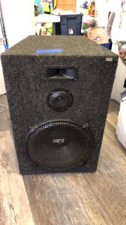 LARGE speaker- dimensions in picture
