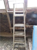 4 STEP METAL LADDER