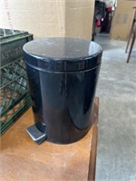 Bathroom trash can