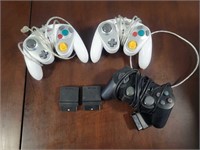 PLAYSTATION & NINTENDO GAME CUBE CONTROLLERS