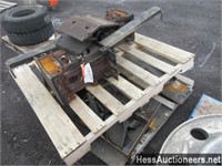 SKID LOT OF PAVER PARTS