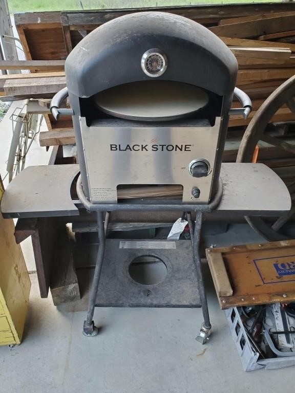 Black Stone Pizza Oven