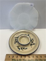 POTTERY CHIP & DIP TRAY & WHITE PETAL WARE PLATE