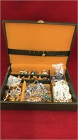 Cufflinks jewelry box with lot