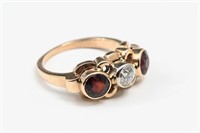 14K GARNET & DIAMOND RING